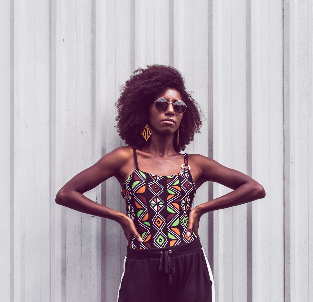 Brazilian female video editor with natural hair